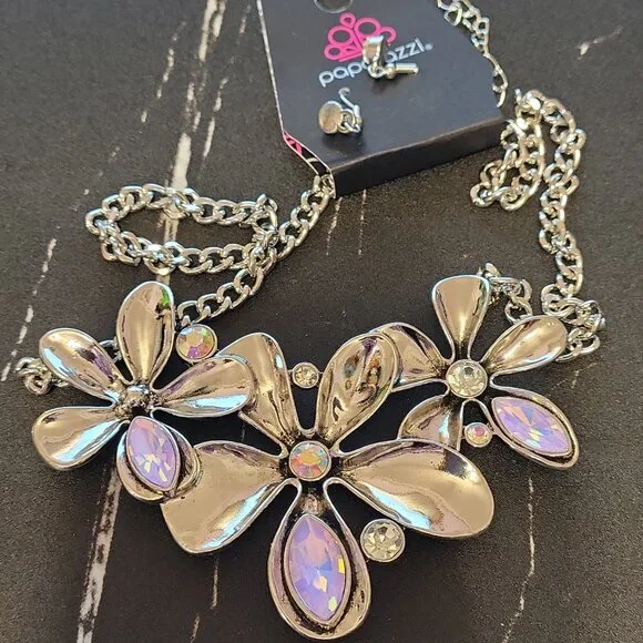 Twirling Triad Pink Necklace Silver Floral Statement Jewelry w/ Opalescent Gems - Picture 1 of 7